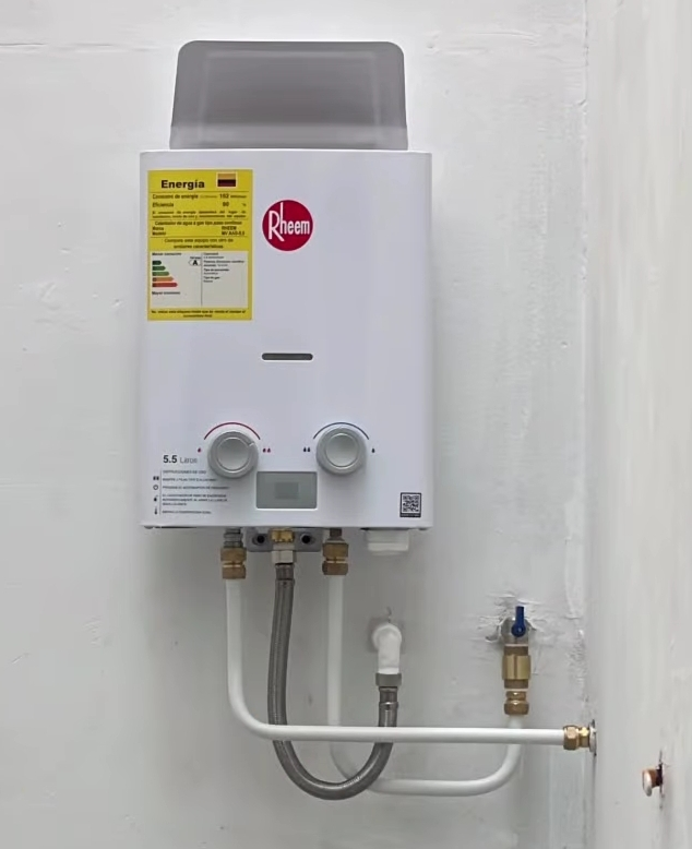 Calentador a gas instalado